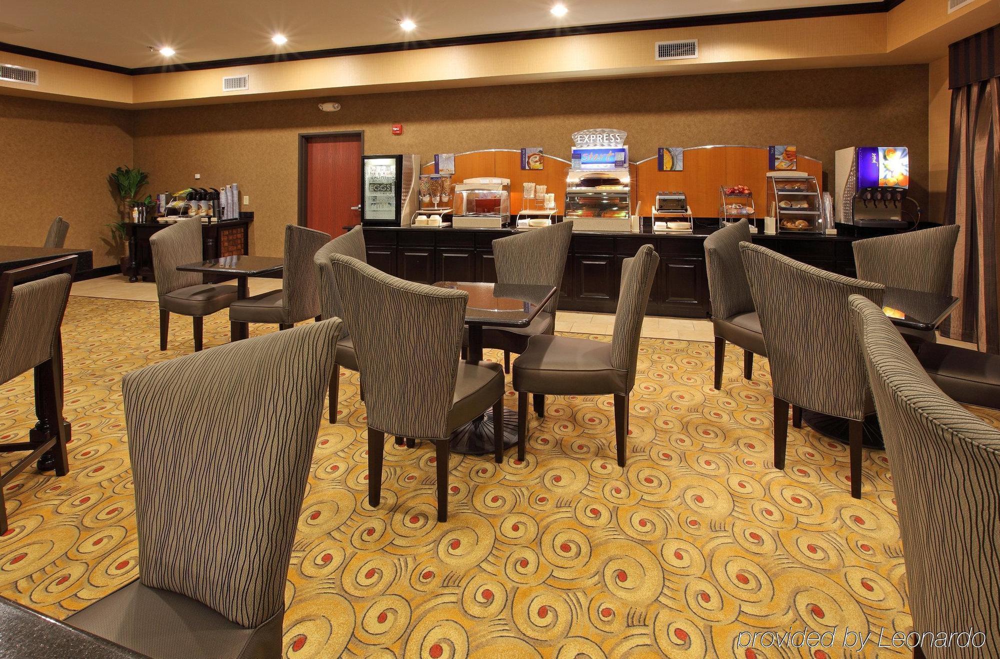 Holiday Inn Express Hotel & Suites Texarkana East By Ihg מסעדה תמונה